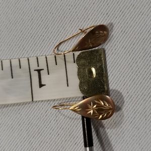 10k gold clasp earrings